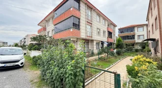 Denize Yürüme Mesafesinde Geniş odalı 1+1 Daire