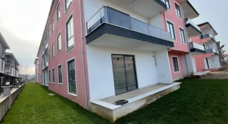 Site İçerisinde Havuz Cepheli 2+1 Oturuma Hazır Daire